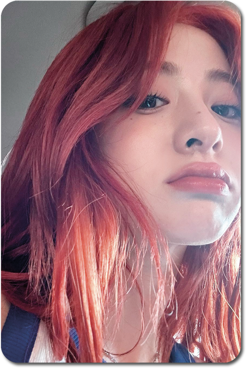 Карта #150 / Yunjin (Le Sserafim)