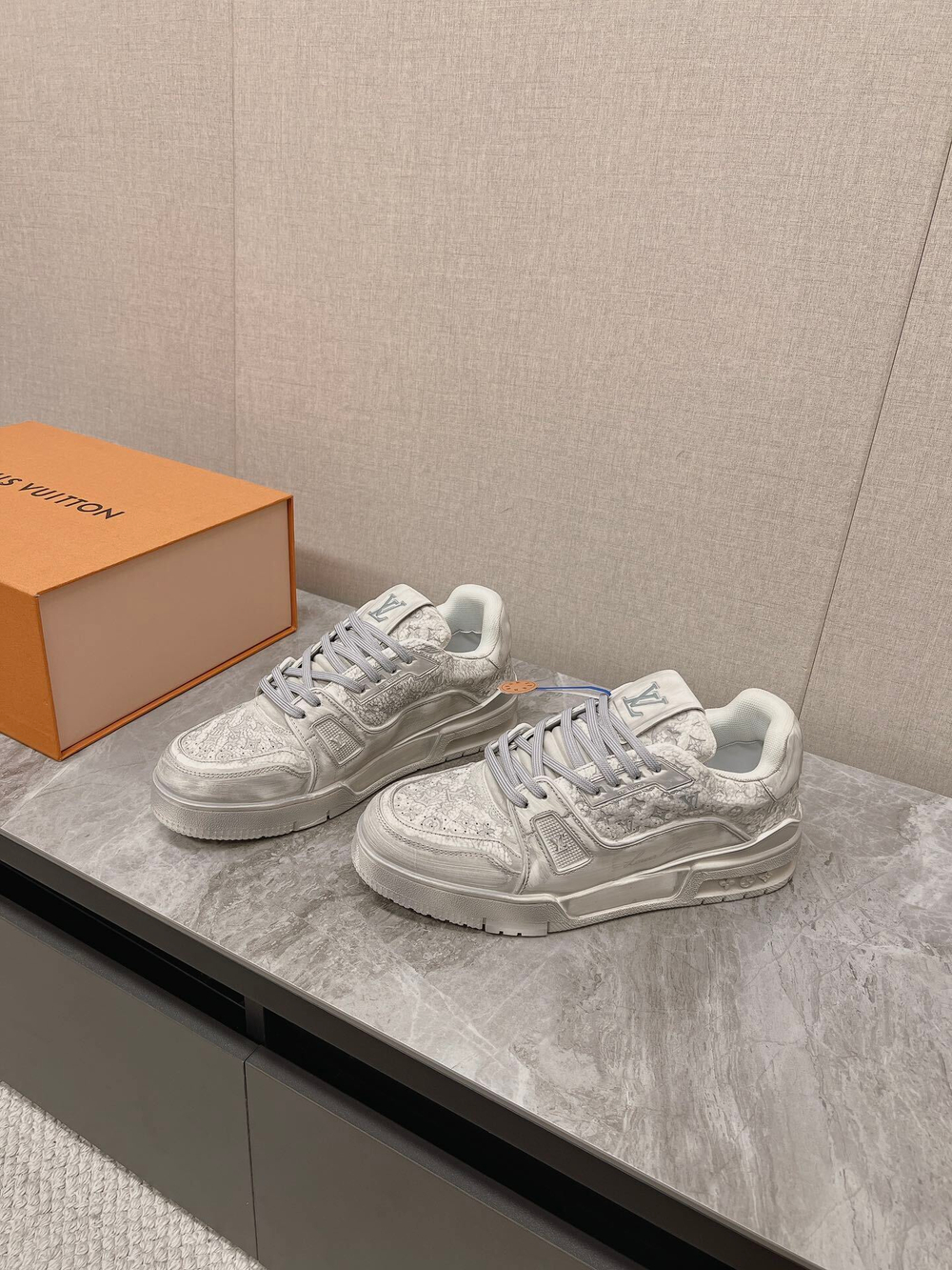 Louis Vuitton Trainer (4 colors)