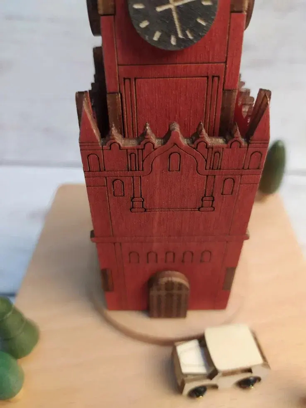 Музыкальная заводная шкатулка "Кремль"с мелодией КАЛИНКА