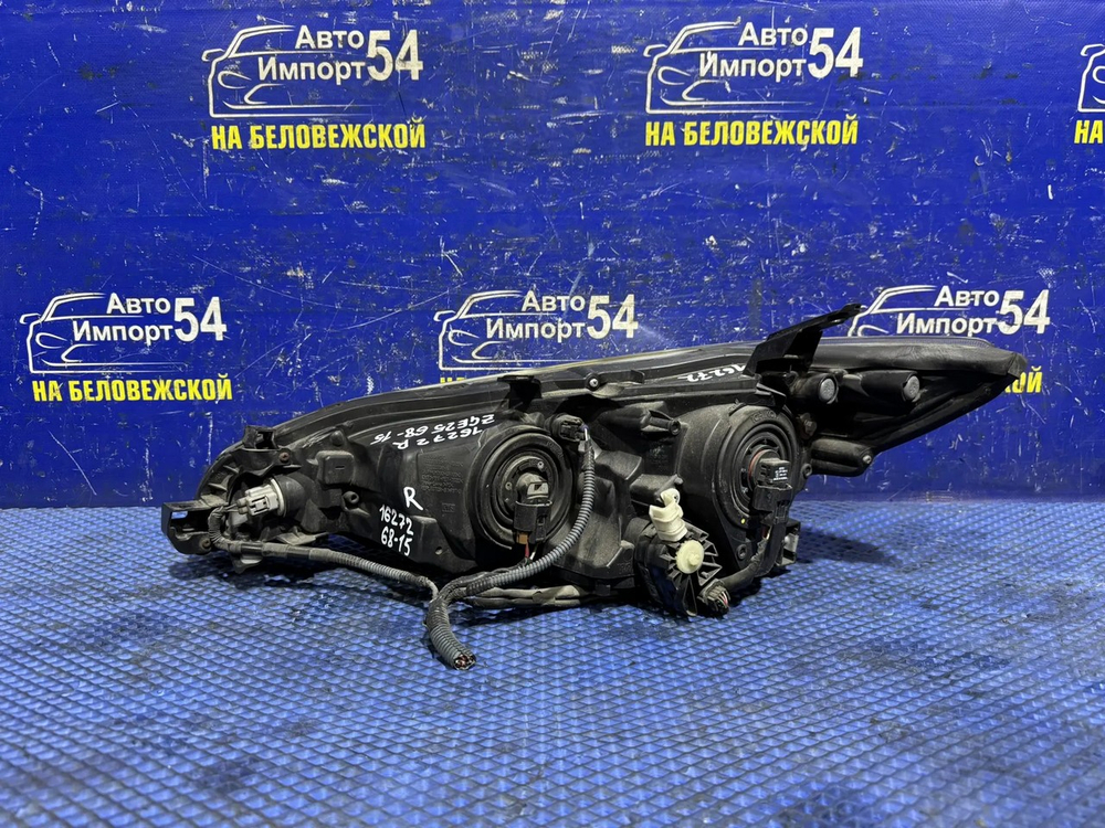 Фара передняя правая TOYOTA WISH 2009-2012