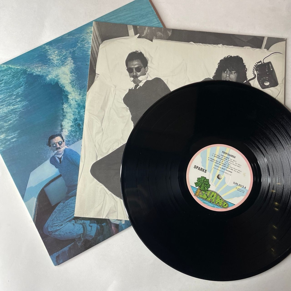 Винтажная виниловая пластинка LP Sparks Propaganda (Англия 1974) Island Records
