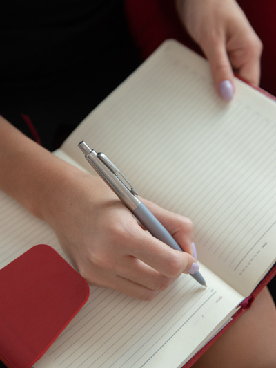 Подарочный набор с гравировкой: Ежедневник (цвет на выбор) и ручка Parker Jotter XL Grey CT