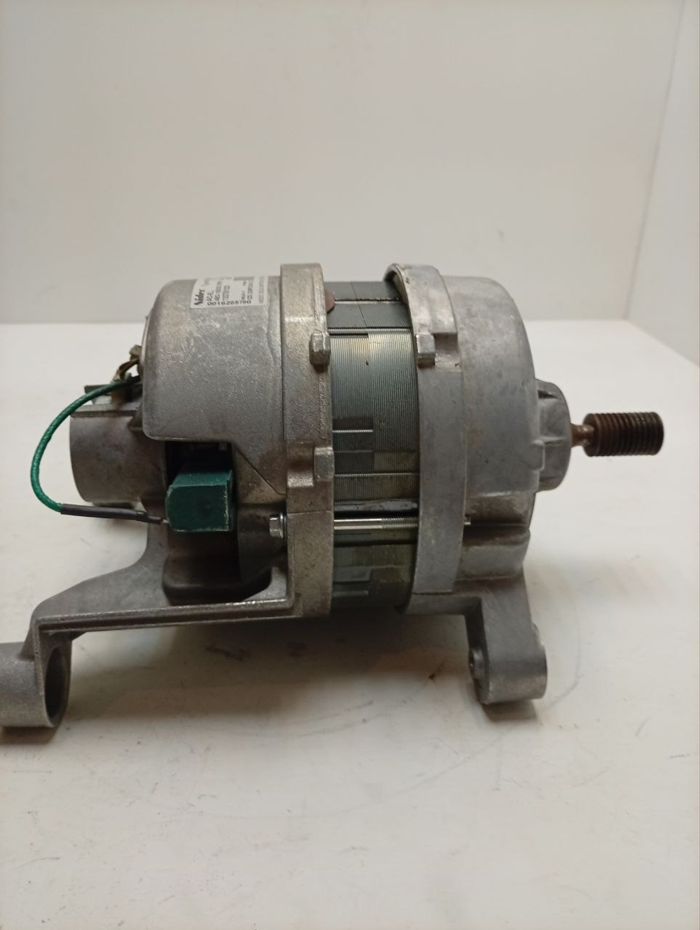 ZWQ5105 кт13 Двигатель для стиральной машины Zanussi 132751020 6-контактов б/у