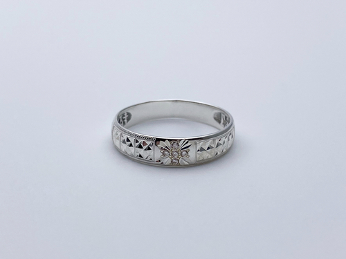 Кольцо из серебра/Частичное чернение/С камнями