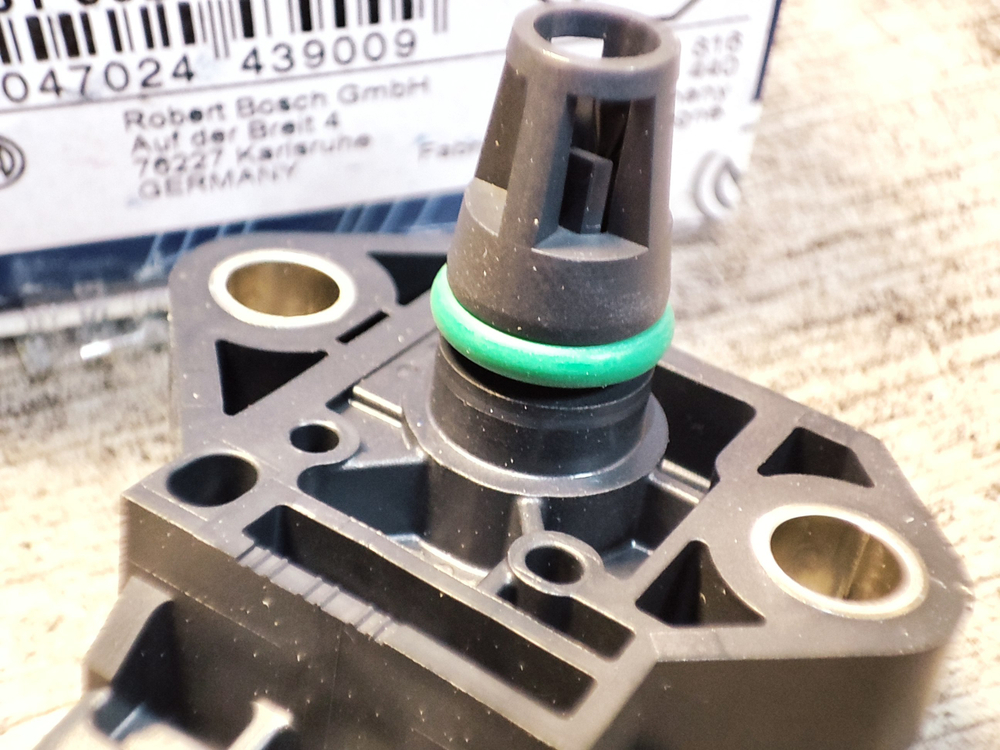 Датчик абсолютного давления воздуха во впускном коллекторе  0281002976 Bosch