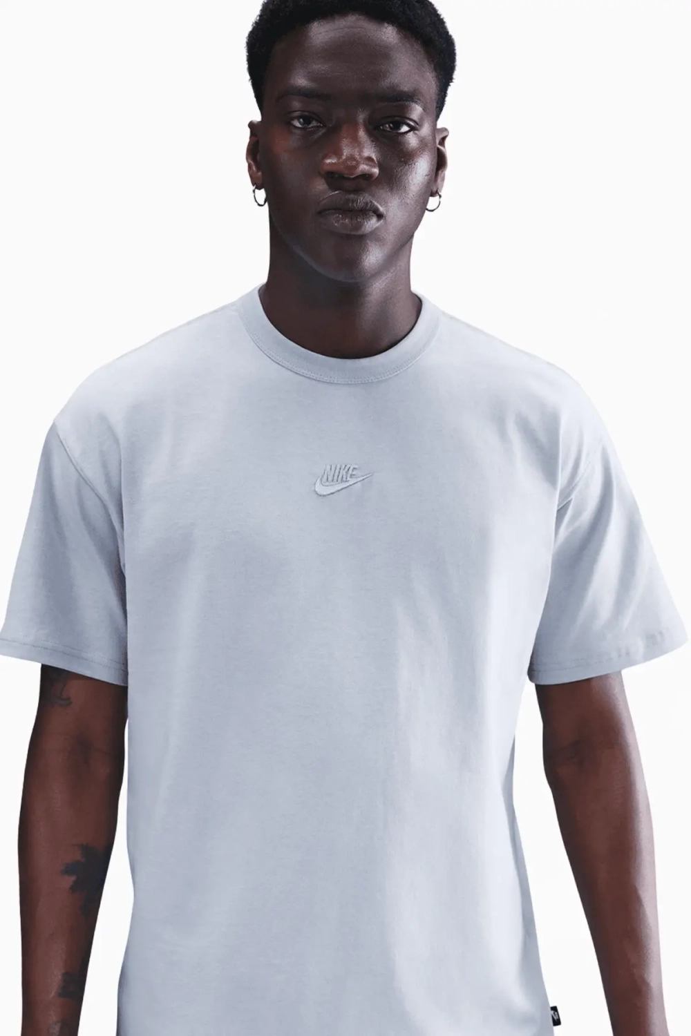 Футболка Nike Sportswear Premium Essentials - серый