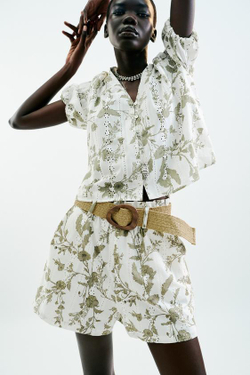 ZARA ШОРТЫ-БЕРМУДЫ С ВЫШИВКОЙ И ПЕРФОРАЦИЕЙ, БЕЛЫЙ/ХАКИ