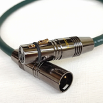 DAXX R386 Балансный 1XLR-1XLR кабель (папа-мама) из бескислородной меди. D=9mm