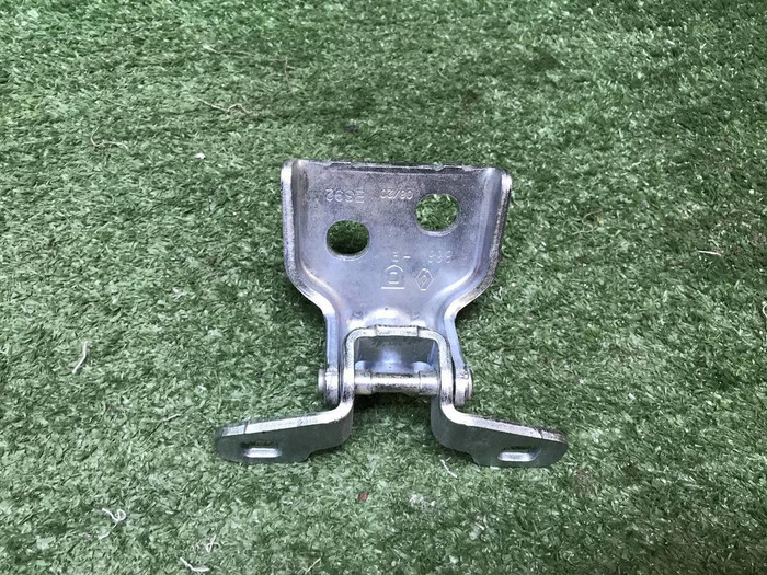 Петля двери Renault Logan 1 (2004-2015)