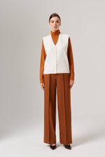 1912 Жилет женский (молочный)