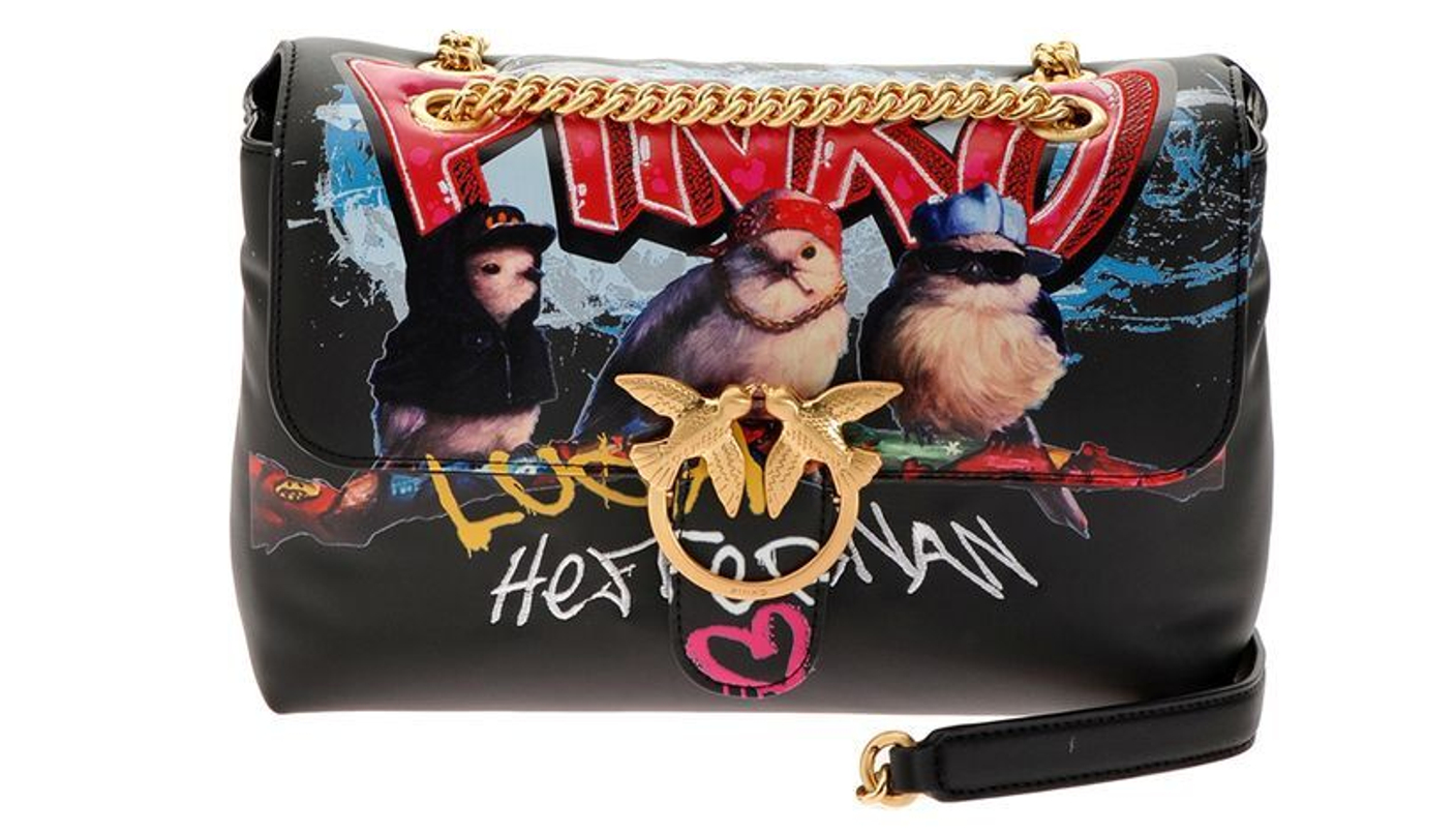 Pinko вернулся к сотрудничеству с художницей Лючией Хеффернан