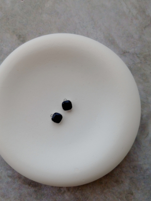 Подвеска с черным фианитом