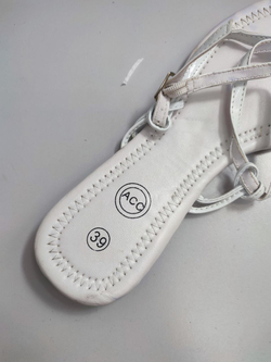 Сандалии белые 39 размер