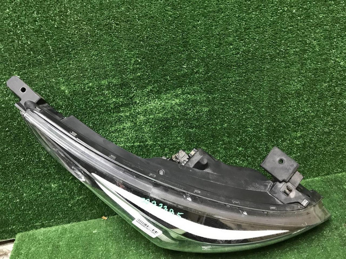 Фара правая Kia Rio 4 (2020-н.в.) галоген