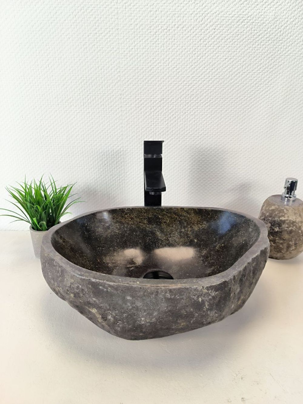 Раковина из речного камня RS-65964 45х31х15 из натурального камня