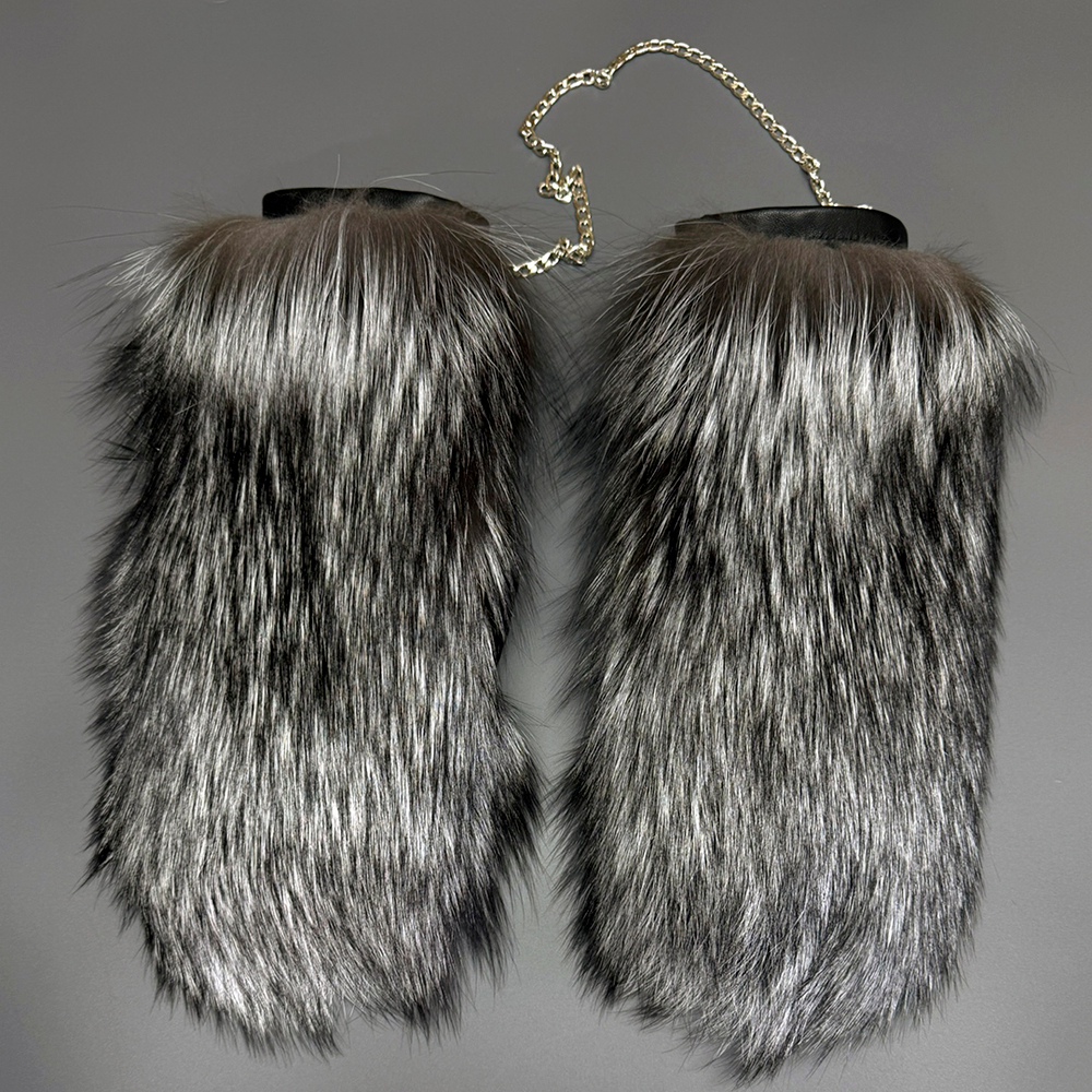 Варежки из меха чернобурки с отделкой из норки