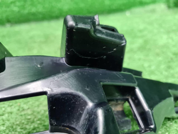 Решетка перед. бампера Mercedes S W223 20-нв AMG