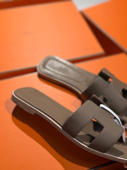 Шлепанцы Hermes