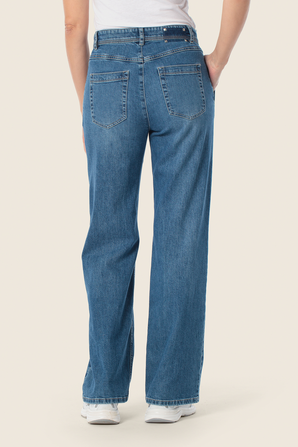 Джинсы из хлопка