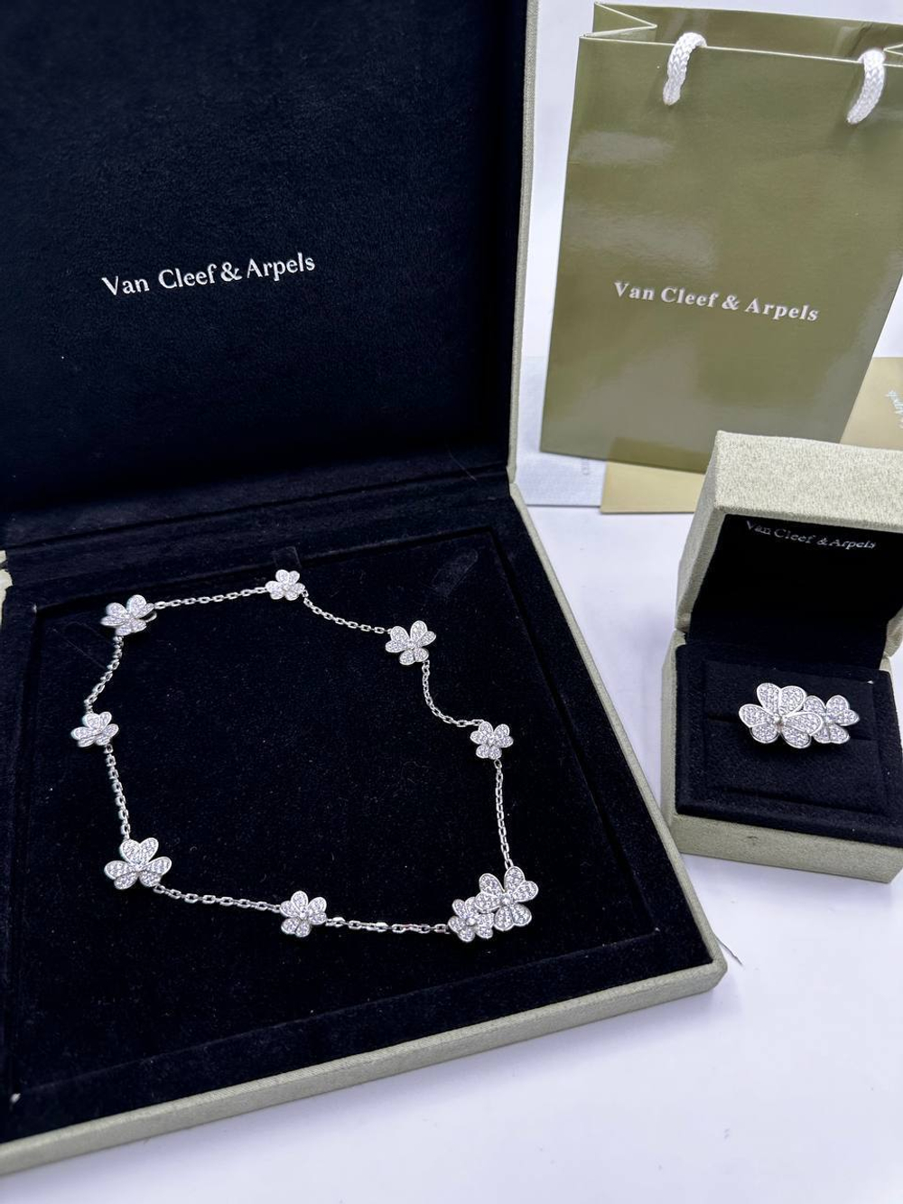 Колье Van Cleef & Arpels