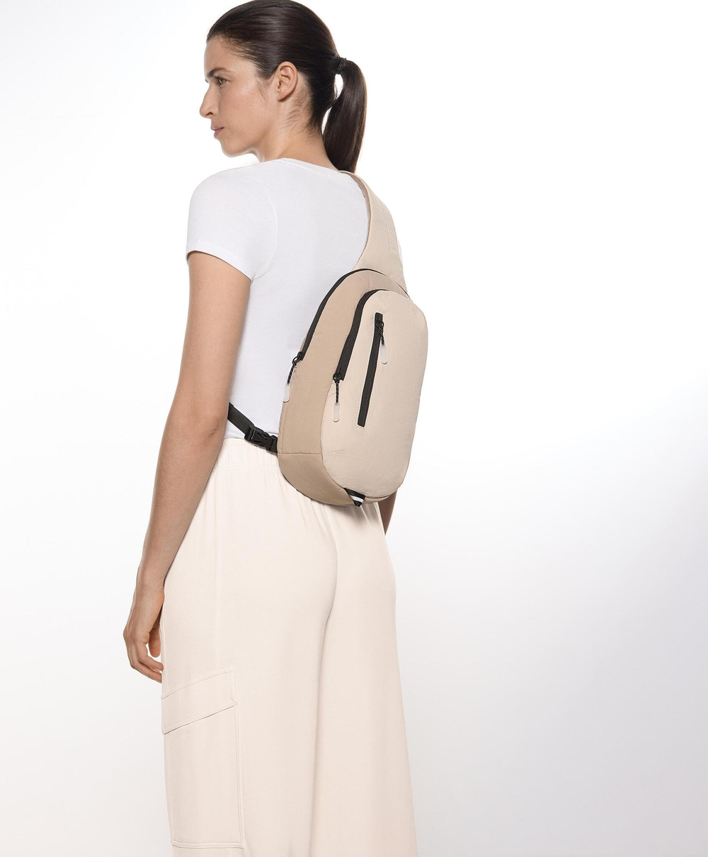 Oysho Сумка через плечо с двойной адаптацией, бежевый