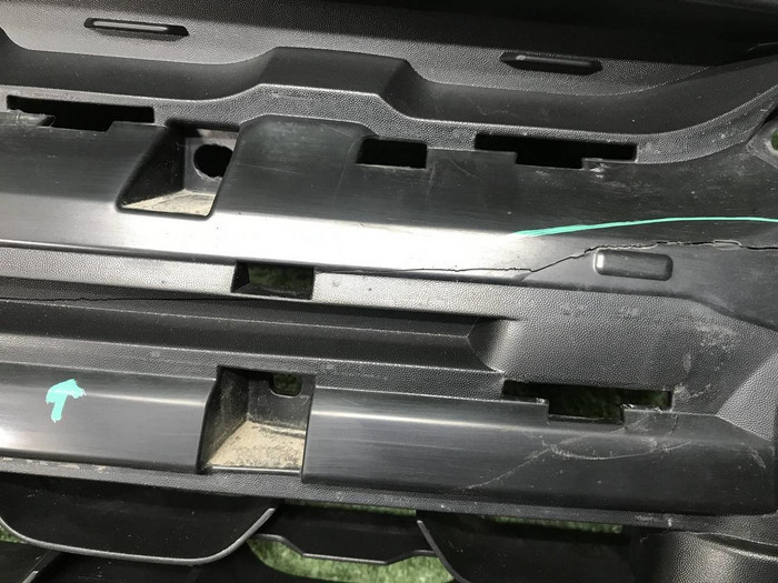 Решетка радиатора Renault Duster 1 (2015-2021)