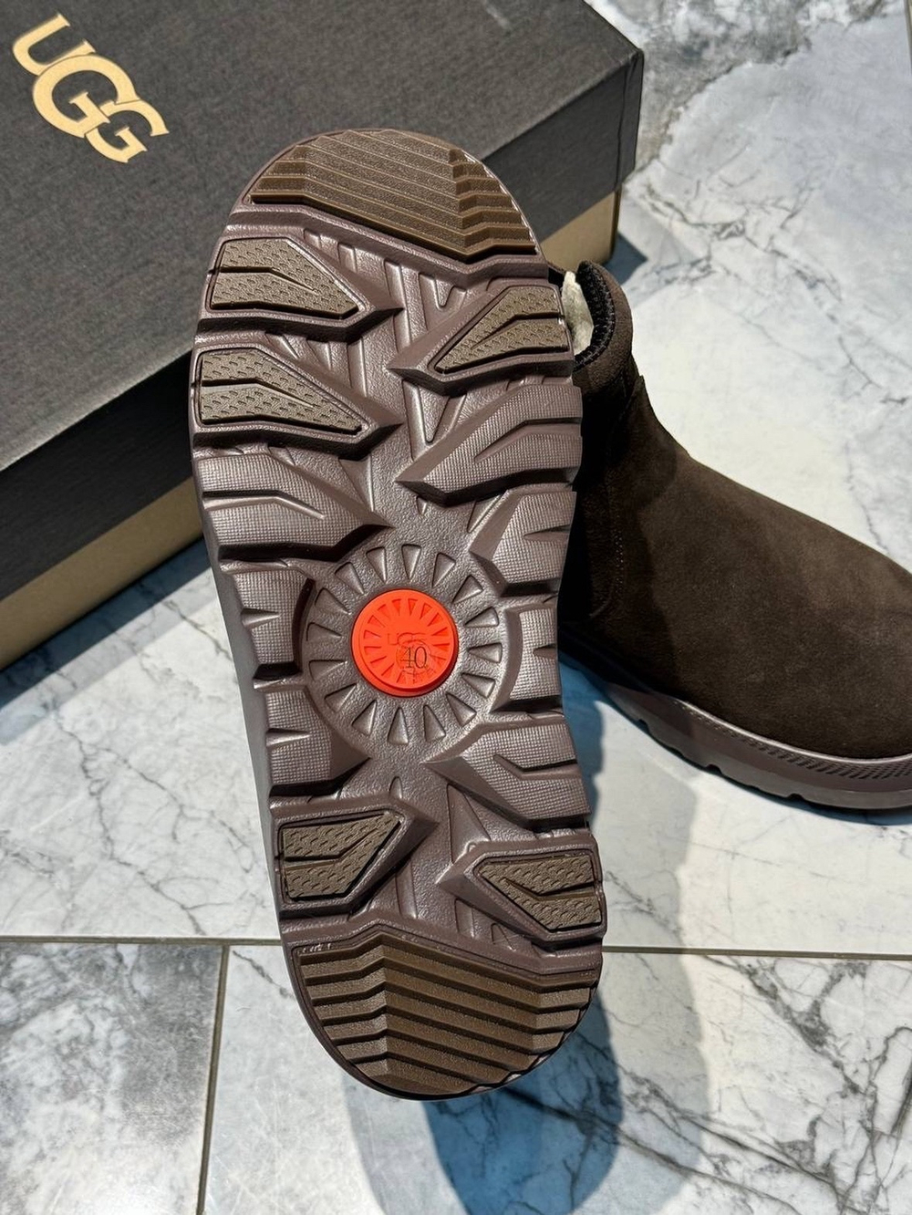UGG