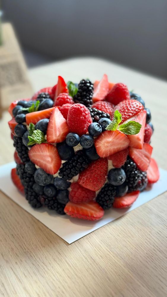 ЧЕРНЫЙ ЛЕС с ЯГОДАМИ, БЕЗ ГЛЮТЕНА! БЕЗ САХАРА! 1.85 КГ (ЗАКАЗ ЗА 48 ЧАСОВ) Самовывоз тортов теперь по новому адресу: 2-я Тверская-Ямская, д.6 с.2