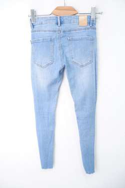 Джинсы Stradivarius с рваным эффектом 40 размер