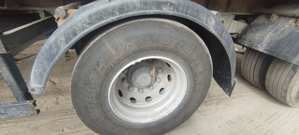 МАЗ 938660* Полуприцеп бортовой 938660-2010