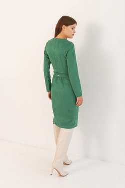 Платье-футляр зеленое из замши