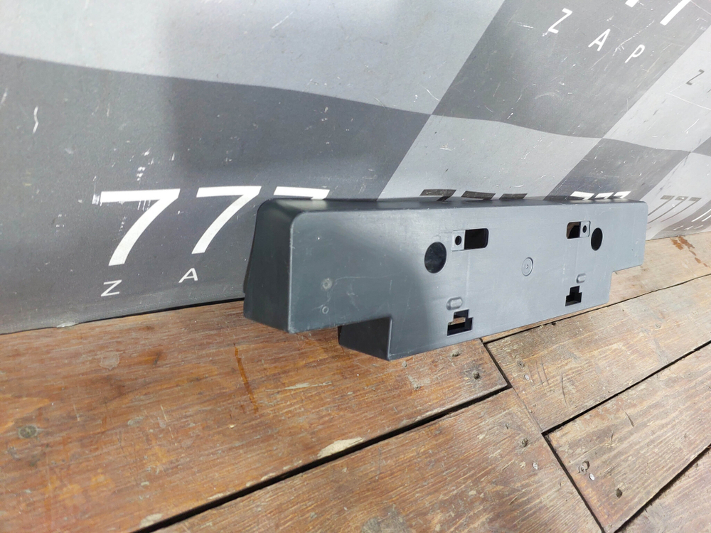 Площадка гос. номера Toyota Land Cruiser 200 15-21 Б/У Оригинал PZ32160711