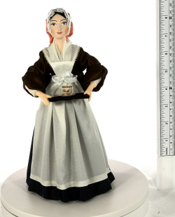 Фарфоровая кукла коллекционная  Костюм служанки 18 век Франция. Сувенир ручной работы