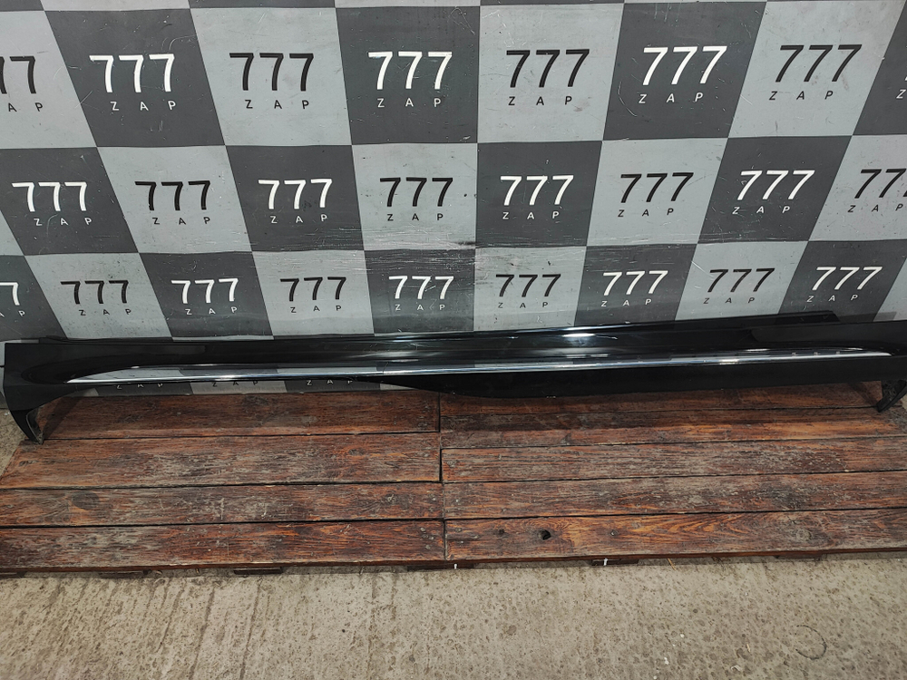 Накладка порога правого Mercedes GLS Maybach (X167) 19-нв Б/У Оригинал A1676984801