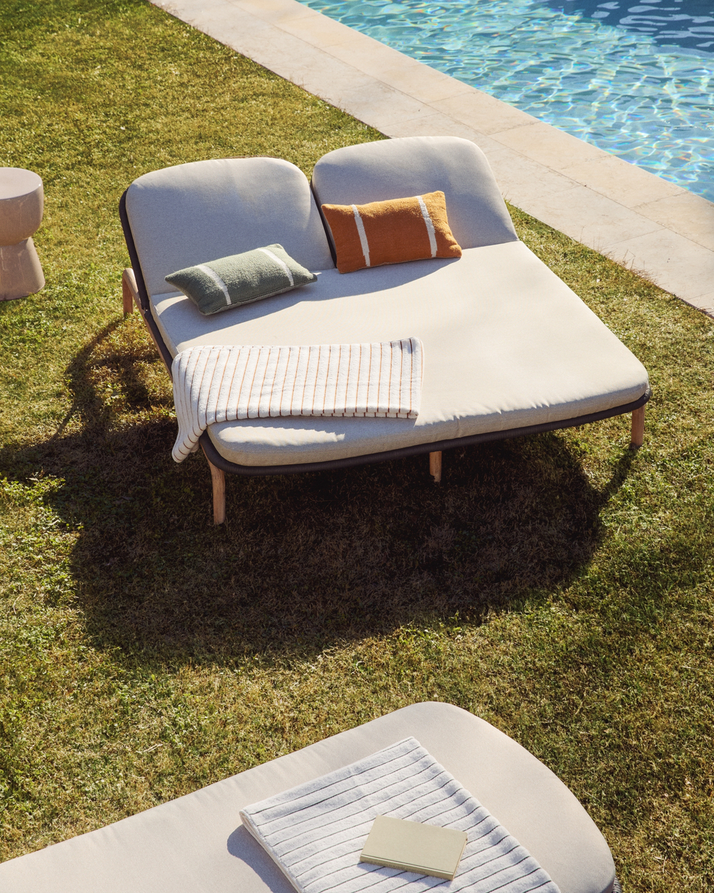 Двойной шезлонг Alipa из массива акации и веревки темно-серого цвета