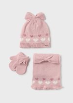 шапка с шарфом и варежками