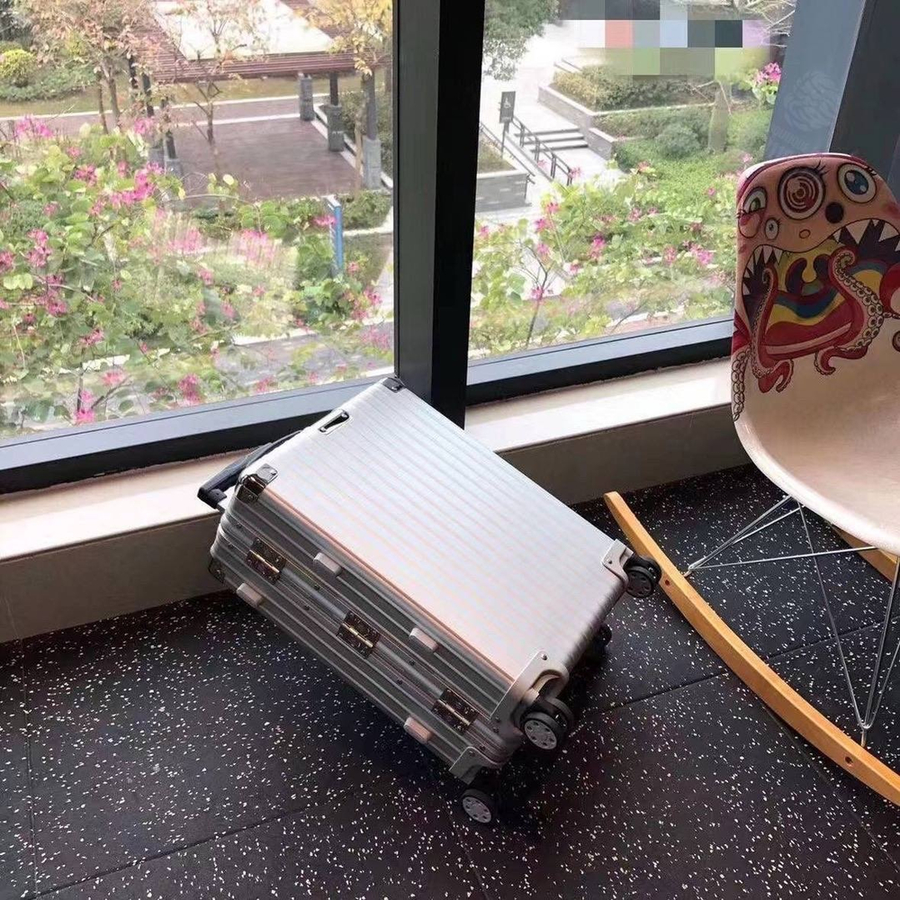 Дорожный чемодан Rimowa