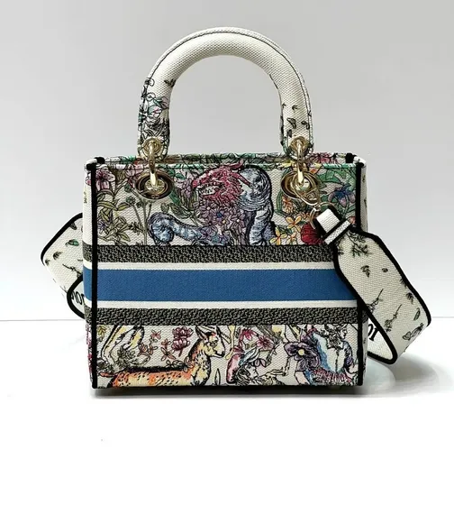 Сумка для женщин Dior Lady D-lite, модель среднего формата белый
