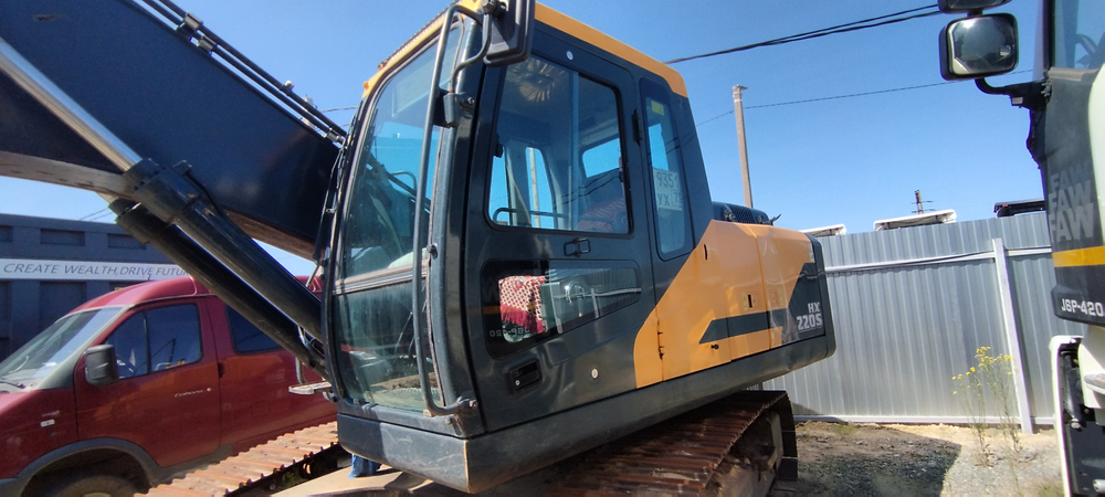 Hyundai HX220 Экскаватор HX220S (Дизельный, 5,9 л, 147 л.с., АТ)