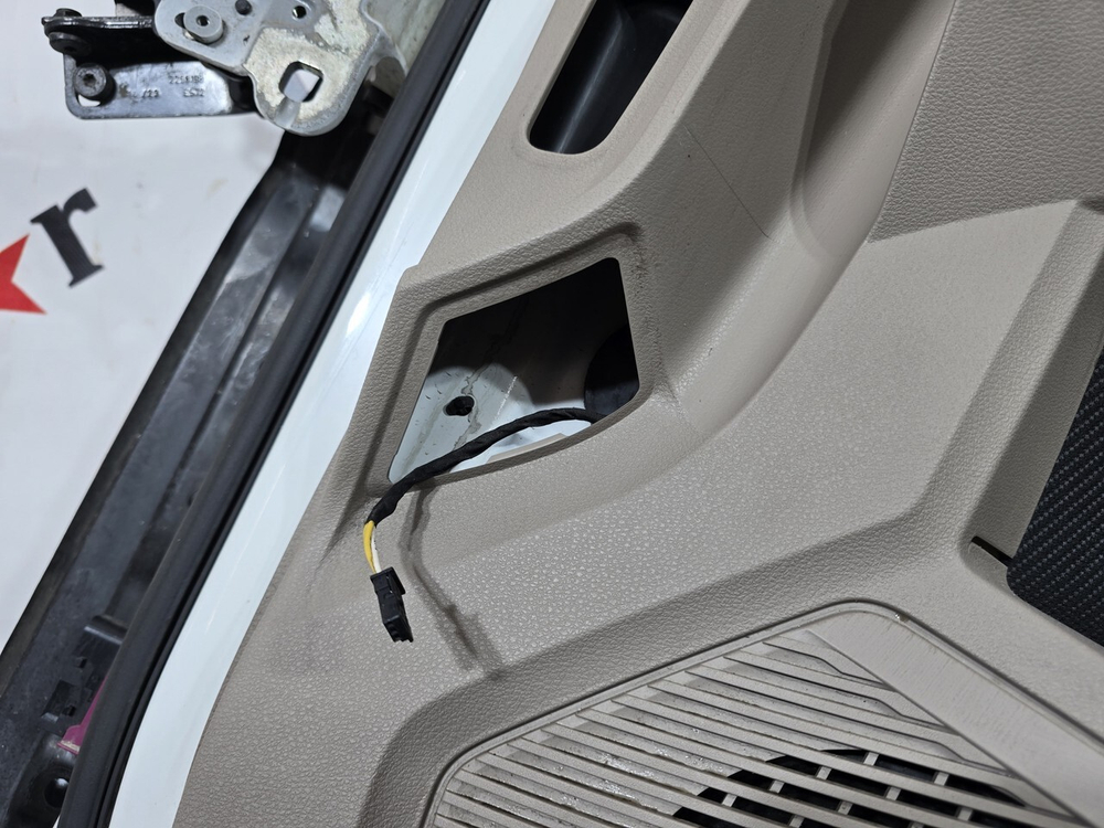 Дверь правая 2023г.