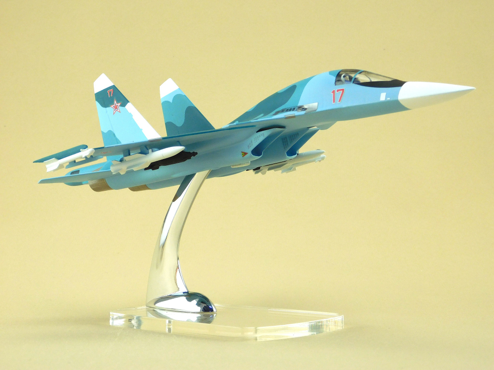 Модель самолета Су-34 (М1:72, ВВС России, RF-95845, 17)
