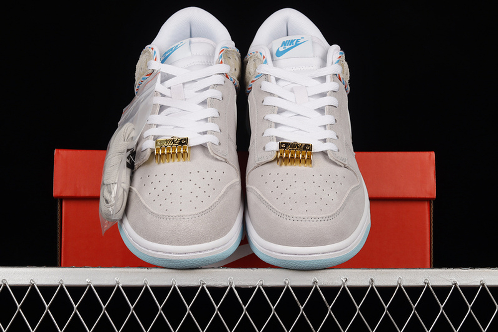 Nike Dunk Low SE Barber Shop Grey