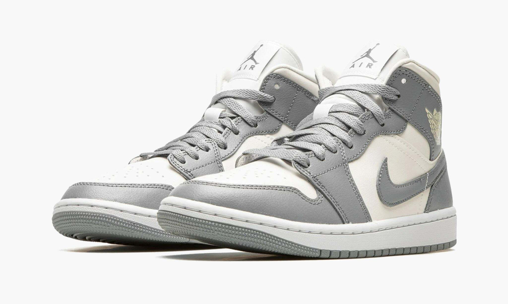 Air Jordan 1 Mid WMNS "Stealth"