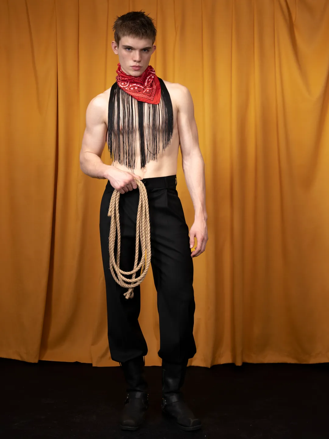 Черные брюки 