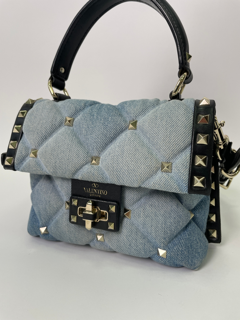 Сумка Valentino Garavani Candystud Top Handle Bag Leather