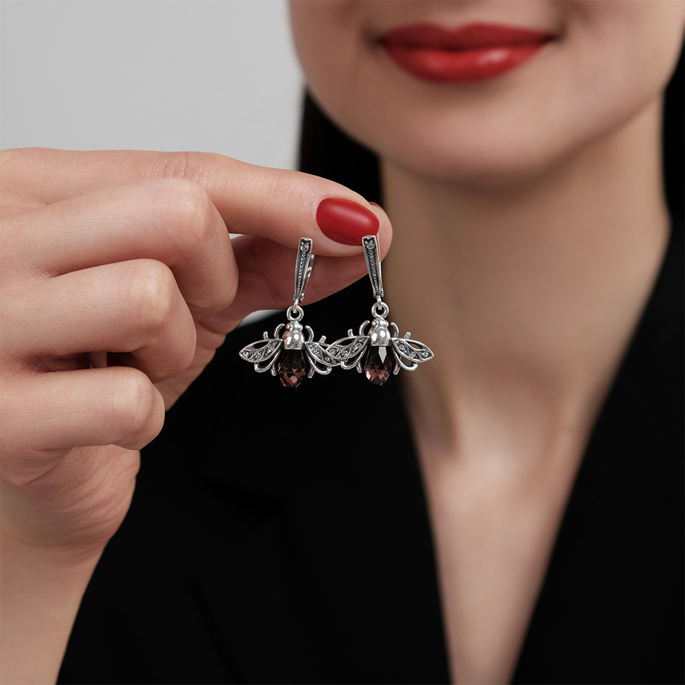 "Цокотуха" серьги в серебряном покрытии из коллекции "Игрушки" от Jenavi  с английским замком