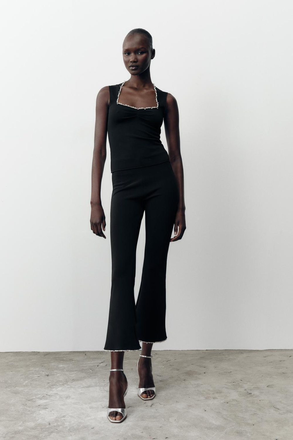 ZARA ЭЛАСТИЧНЫЙ ТОП С МЕТАЛЛИЗИРОВАННОЙ НИТЬЮ, ЧЕРНЫЙ