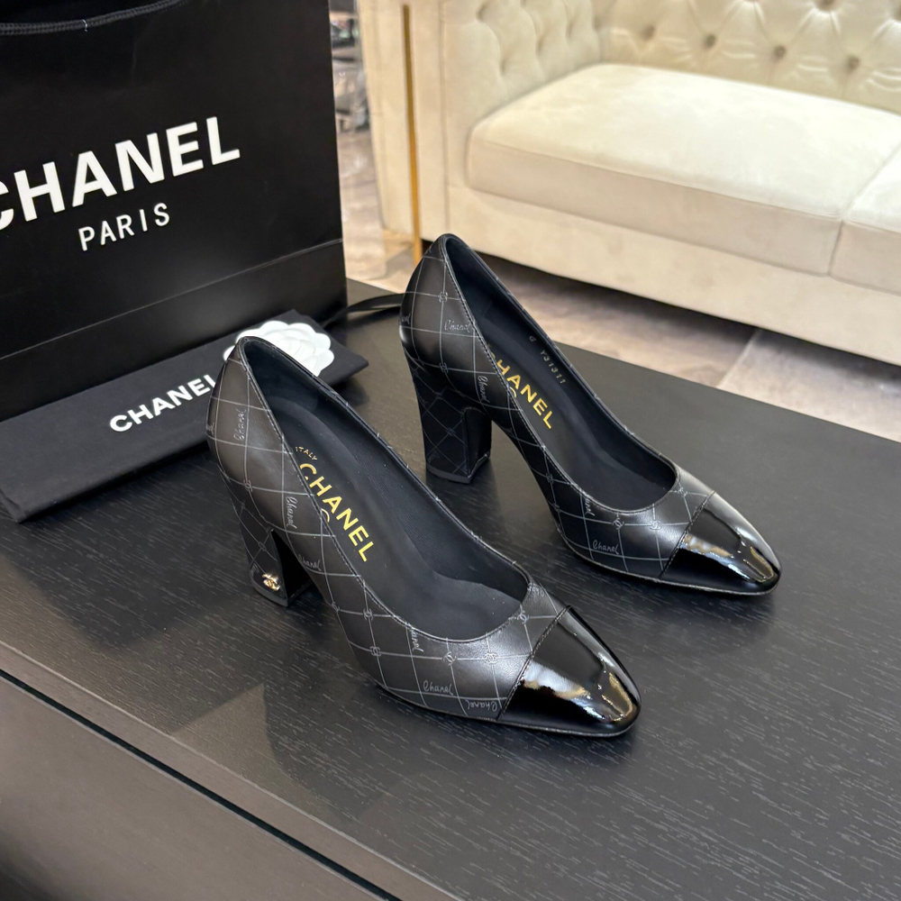 Chanel Pumps
