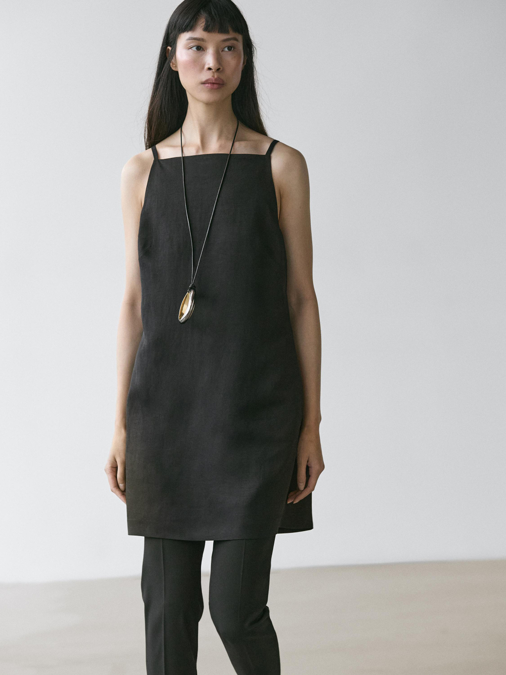 Massimo Dutti Струящееся мини-платье, черный