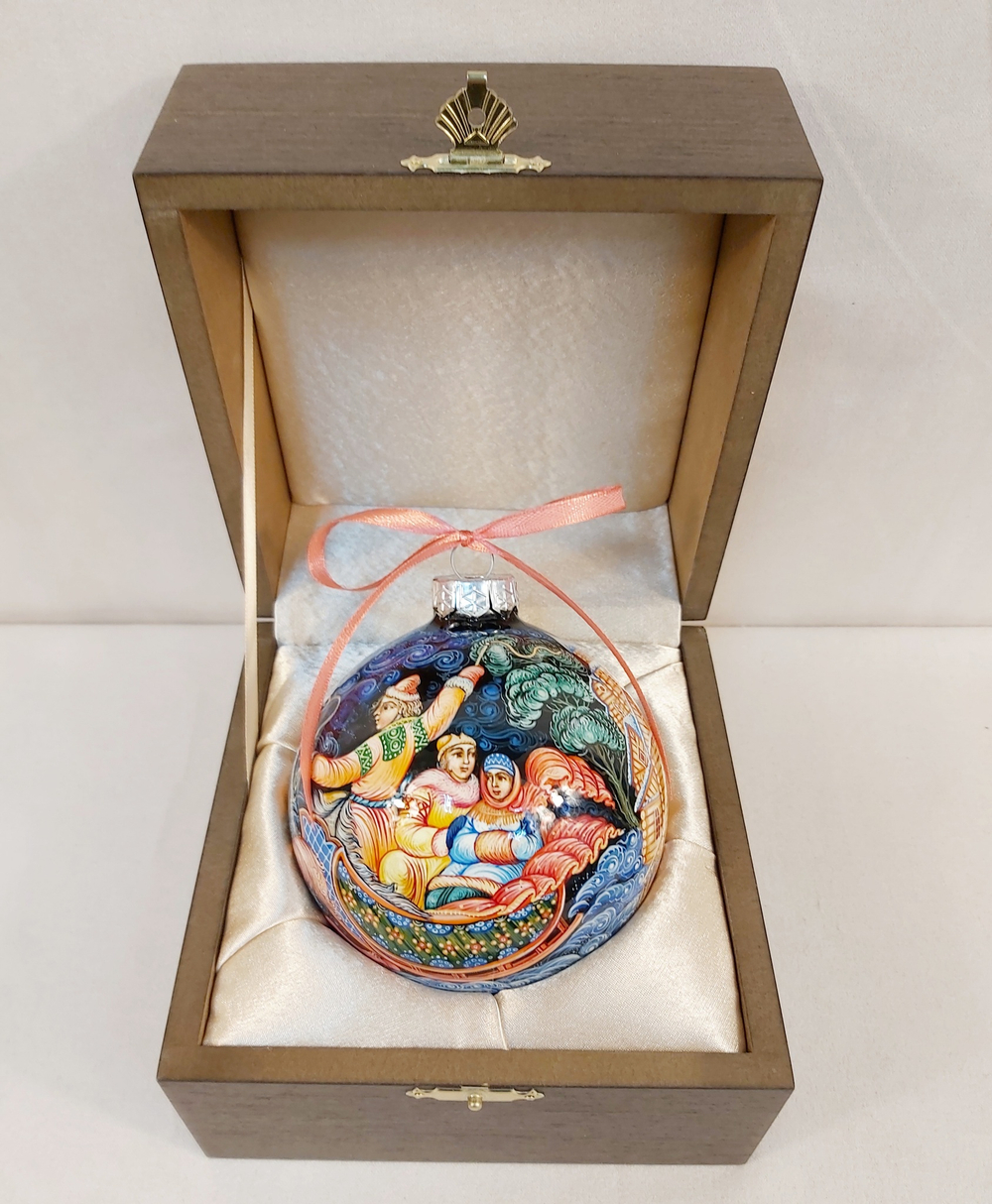 Шар новогодний с круговой росписью "Тройка" в футляре